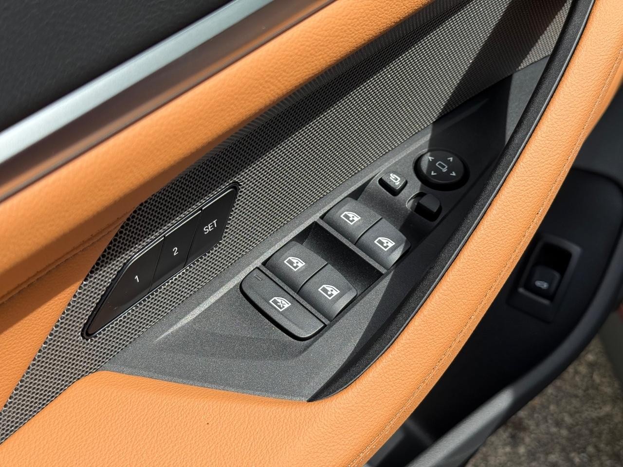 BMW i4 Vehicle Image 16