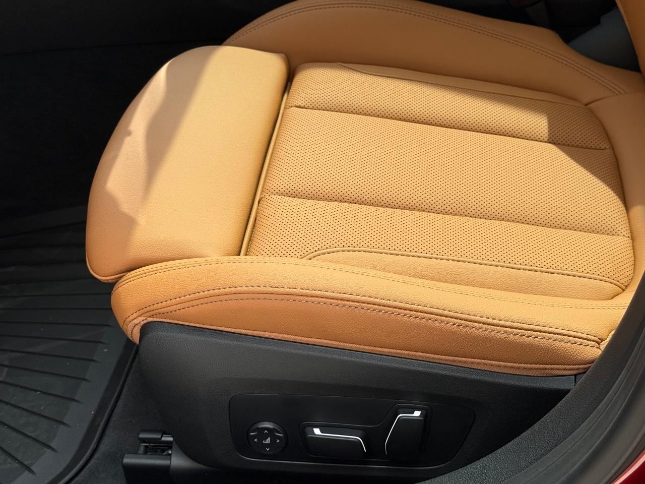 BMW i4 Vehicle Image 17
