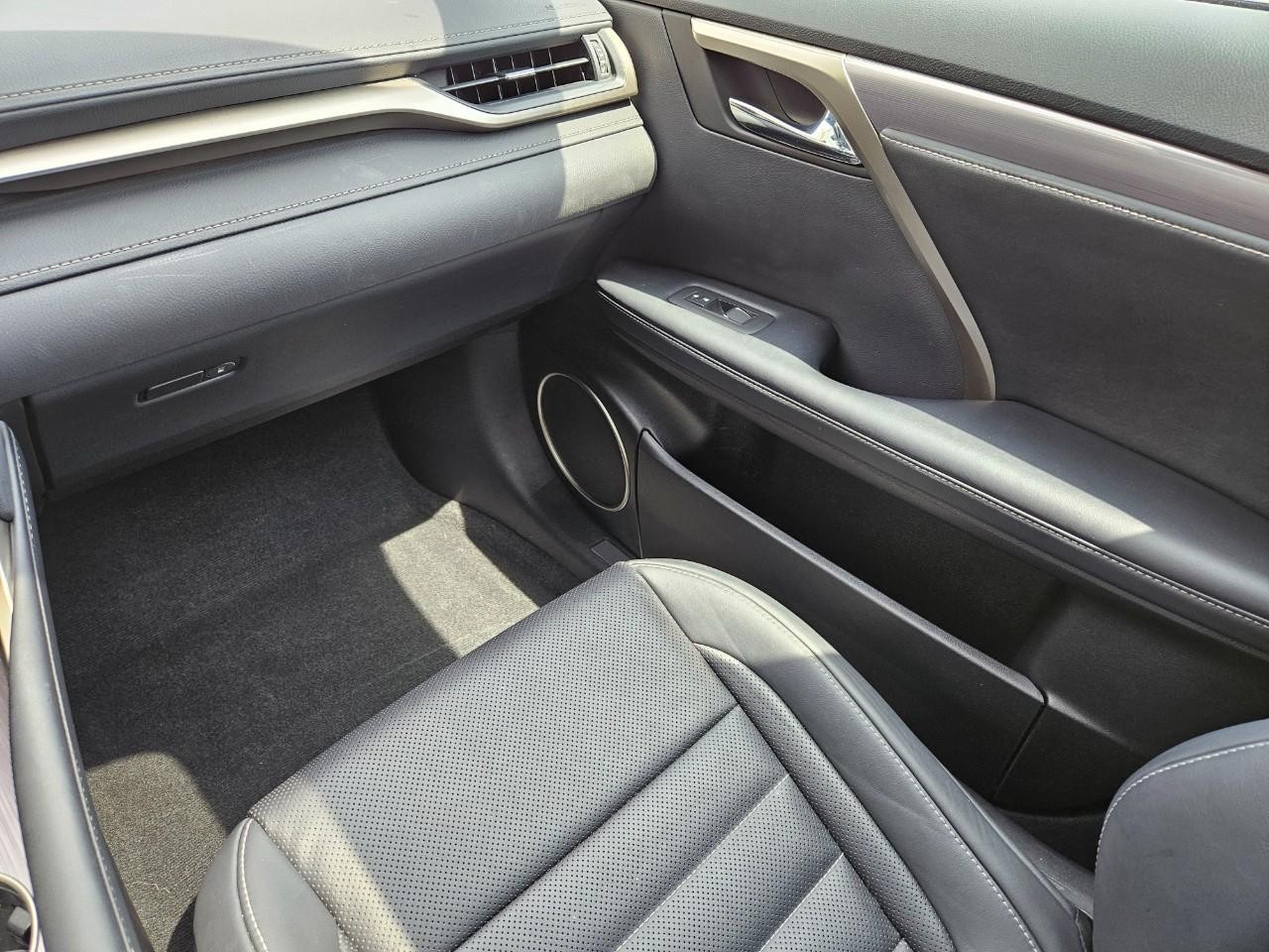 Lexus RX Vehicle Image 14