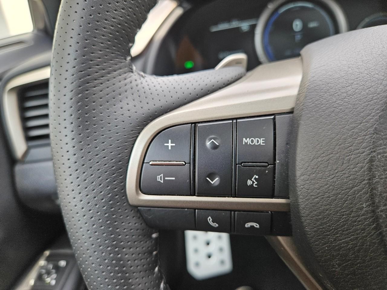 Lexus RX Vehicle Image 16