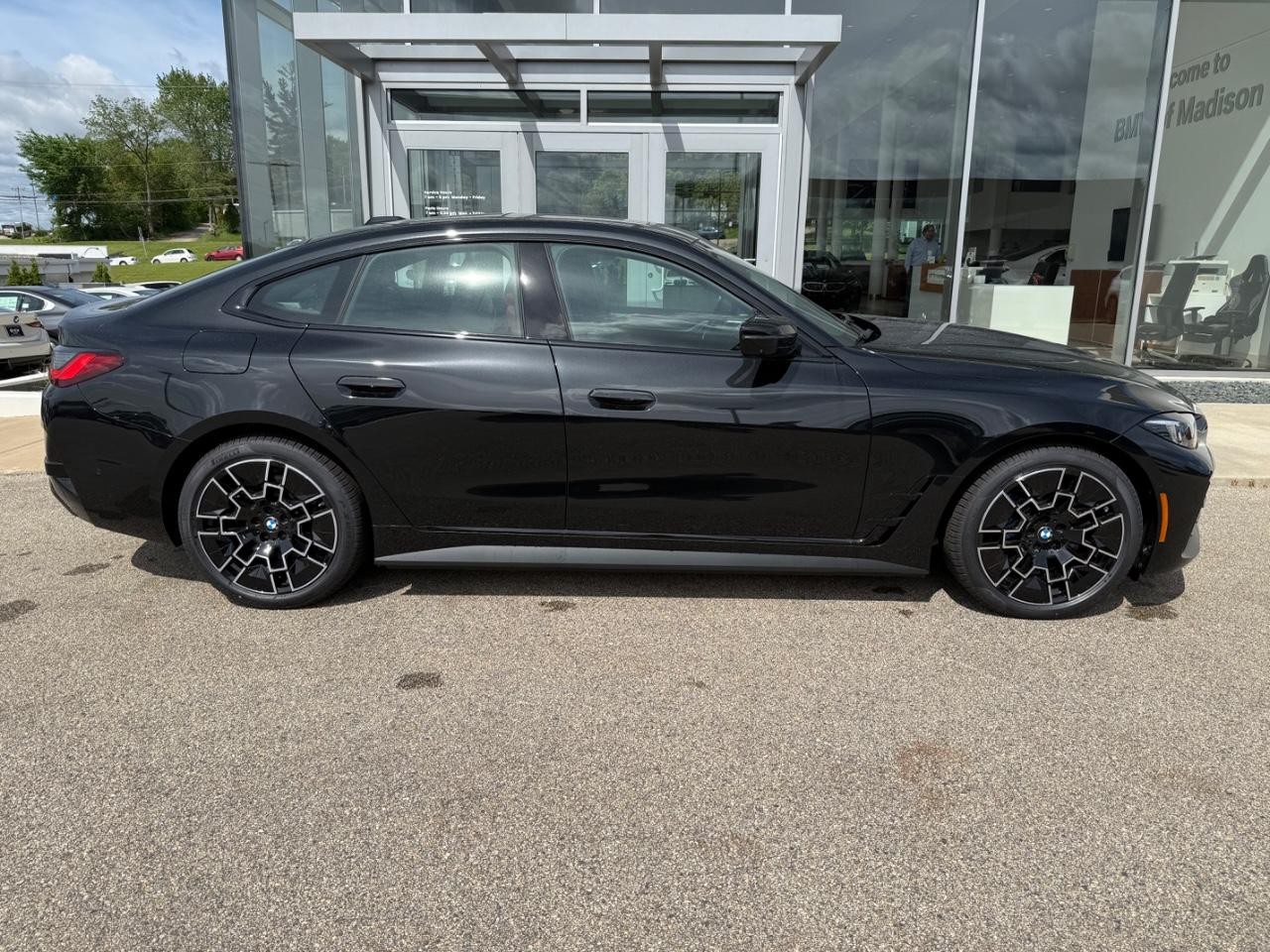 BMW i4 Vehicle Image 02