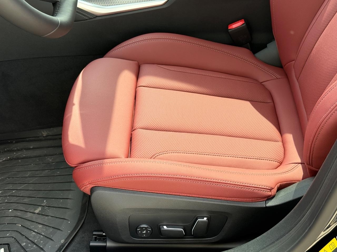 BMW i4 Vehicle Image 17