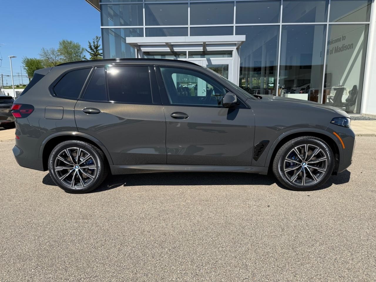 BMW X5 Vehicle Image 02