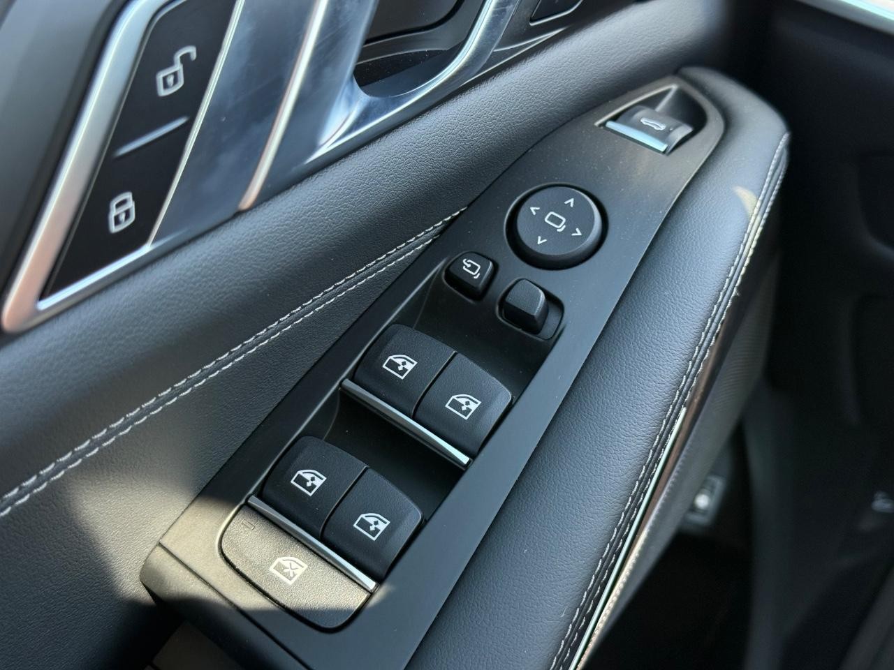 BMW X5 Vehicle Image 16