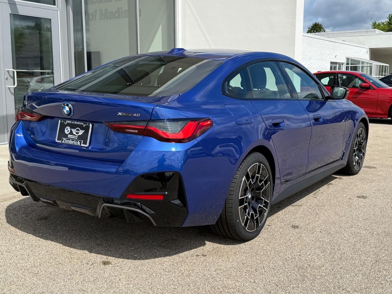 BMW i4 Vehicle Image 03