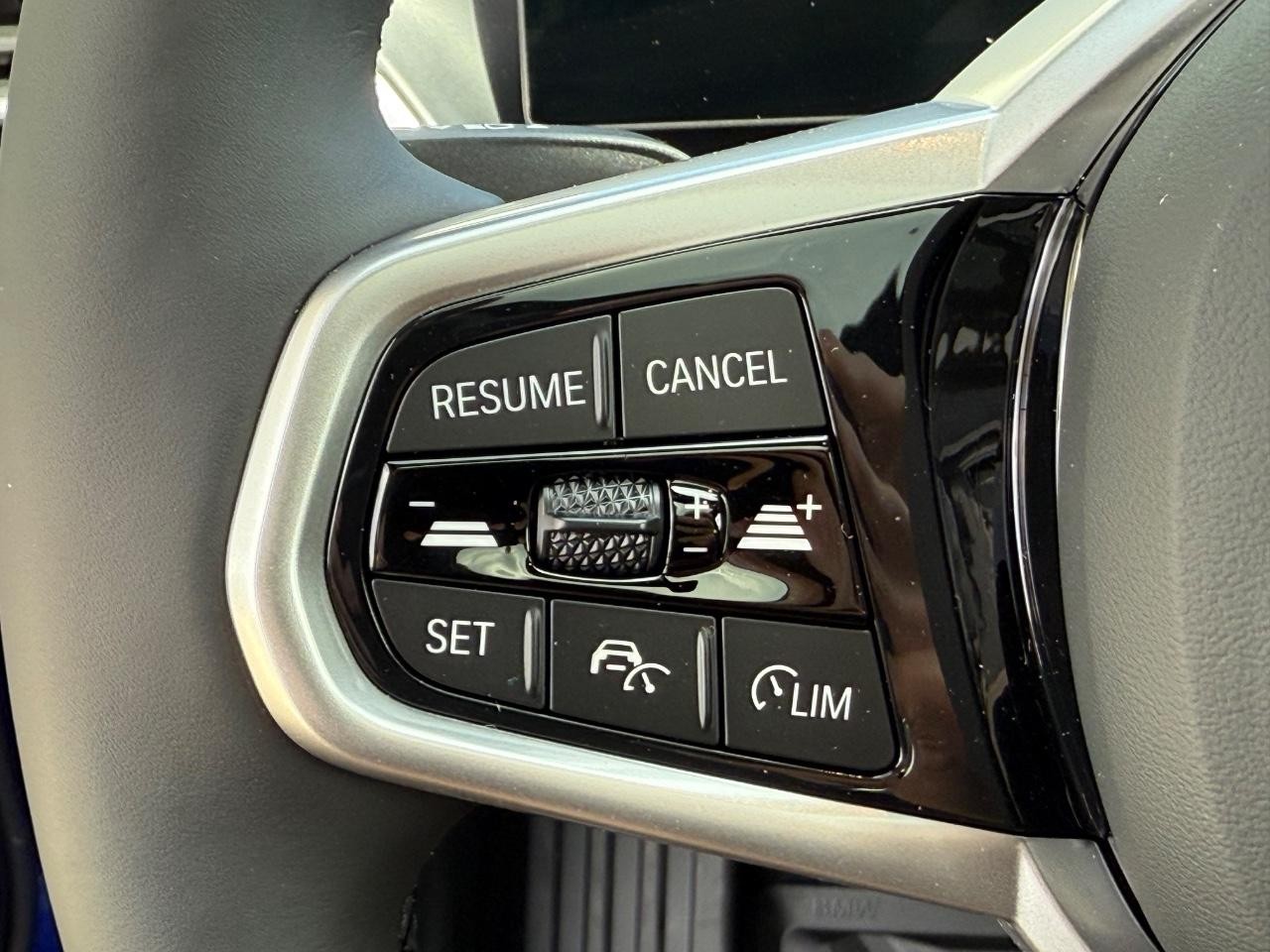 BMW i4 Vehicle Image 11