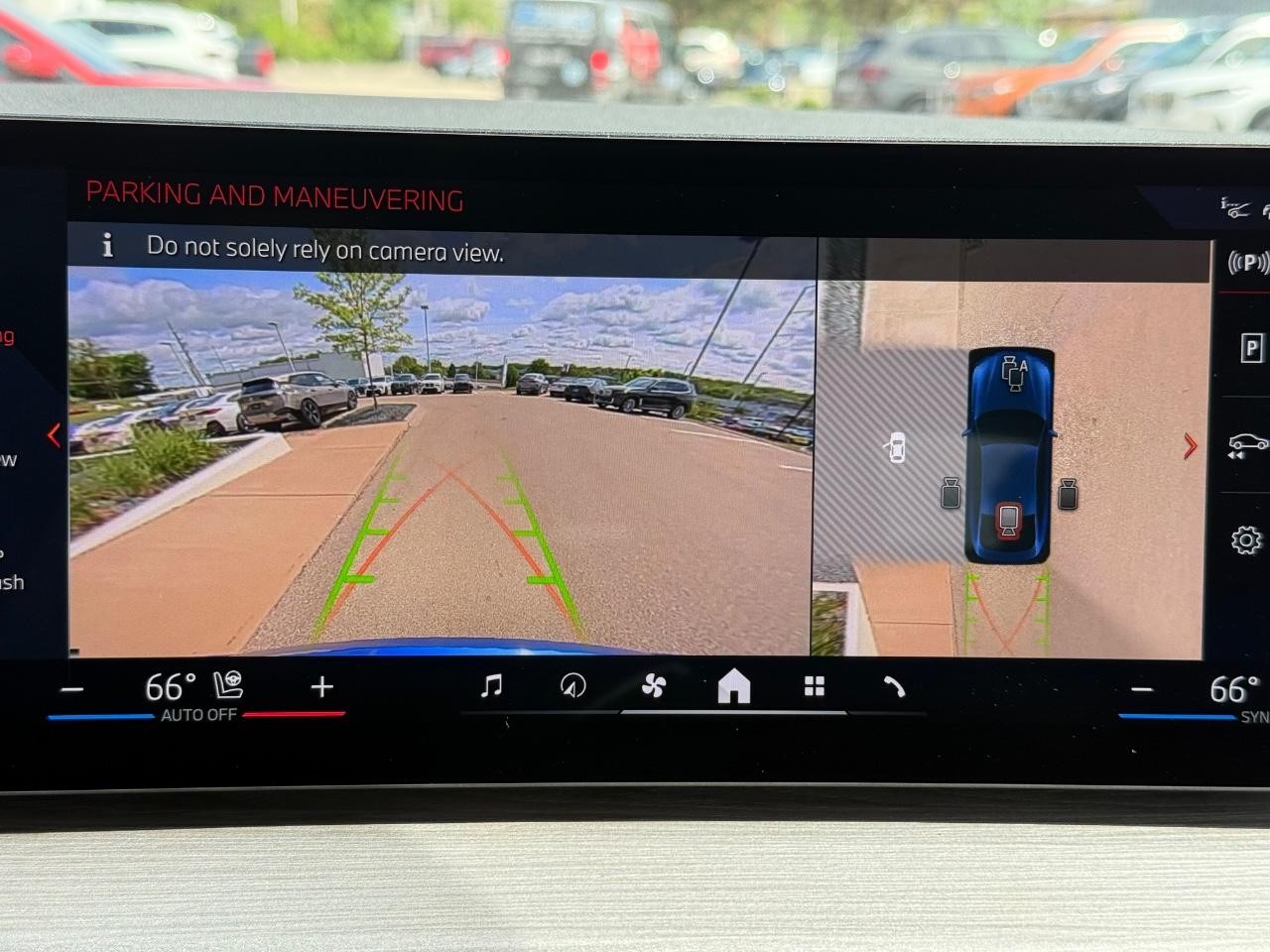 BMW i4 Vehicle Image 13
