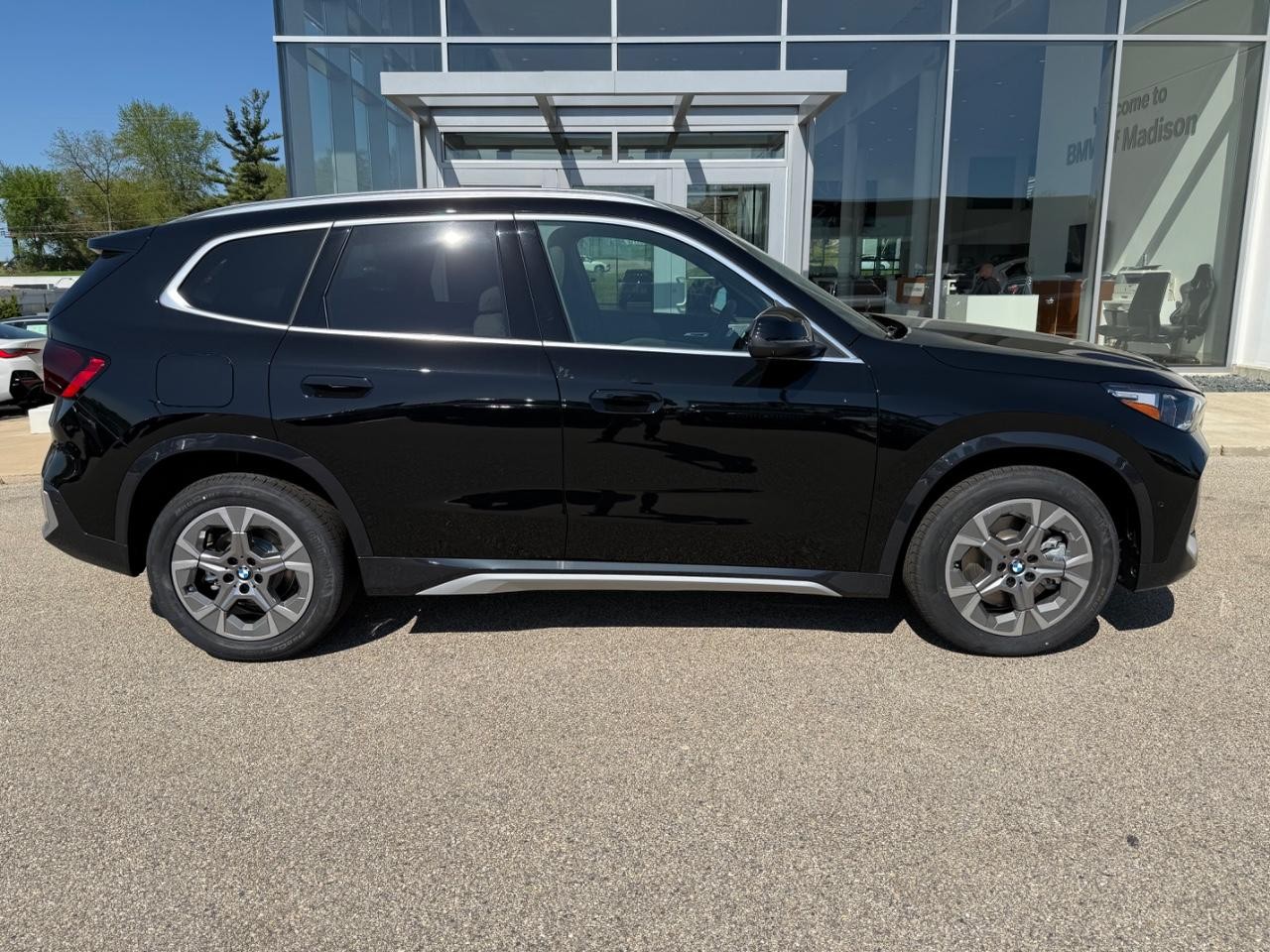 BMW X1 Vehicle Image 02