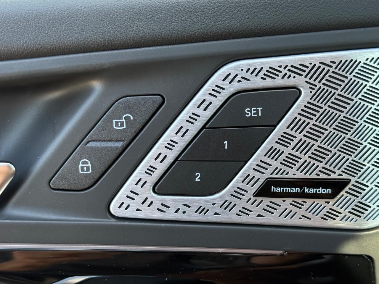 BMW X1 Vehicle Image 11
