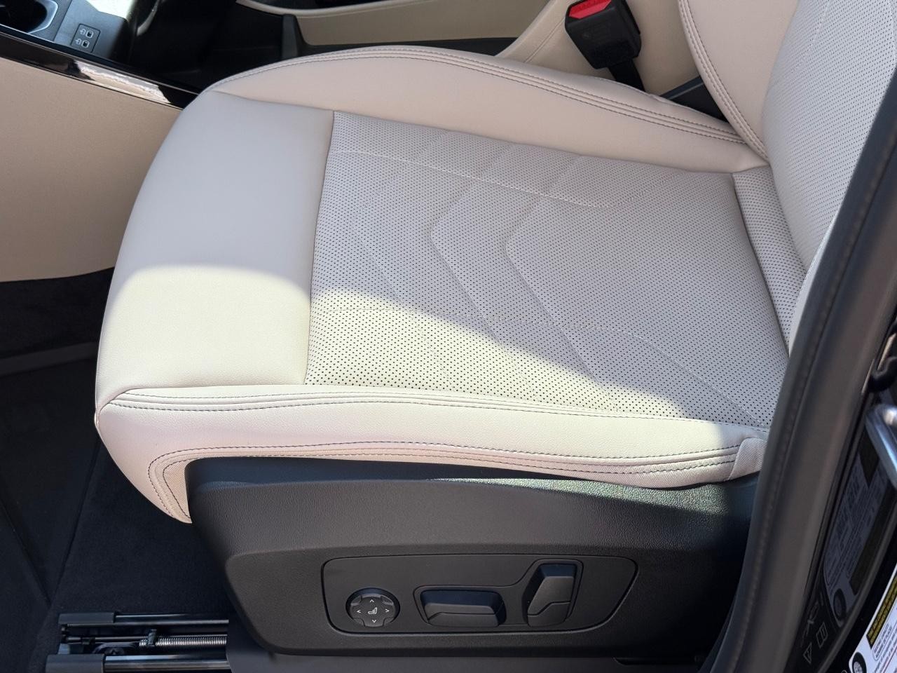 BMW X1 Vehicle Image 17