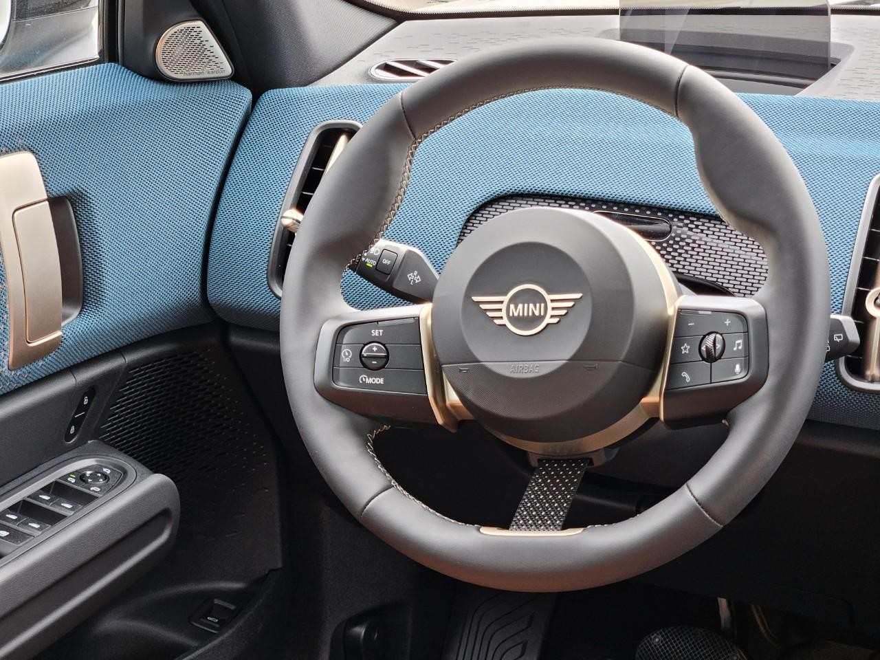 MINI Countryman Vehicle Image 08