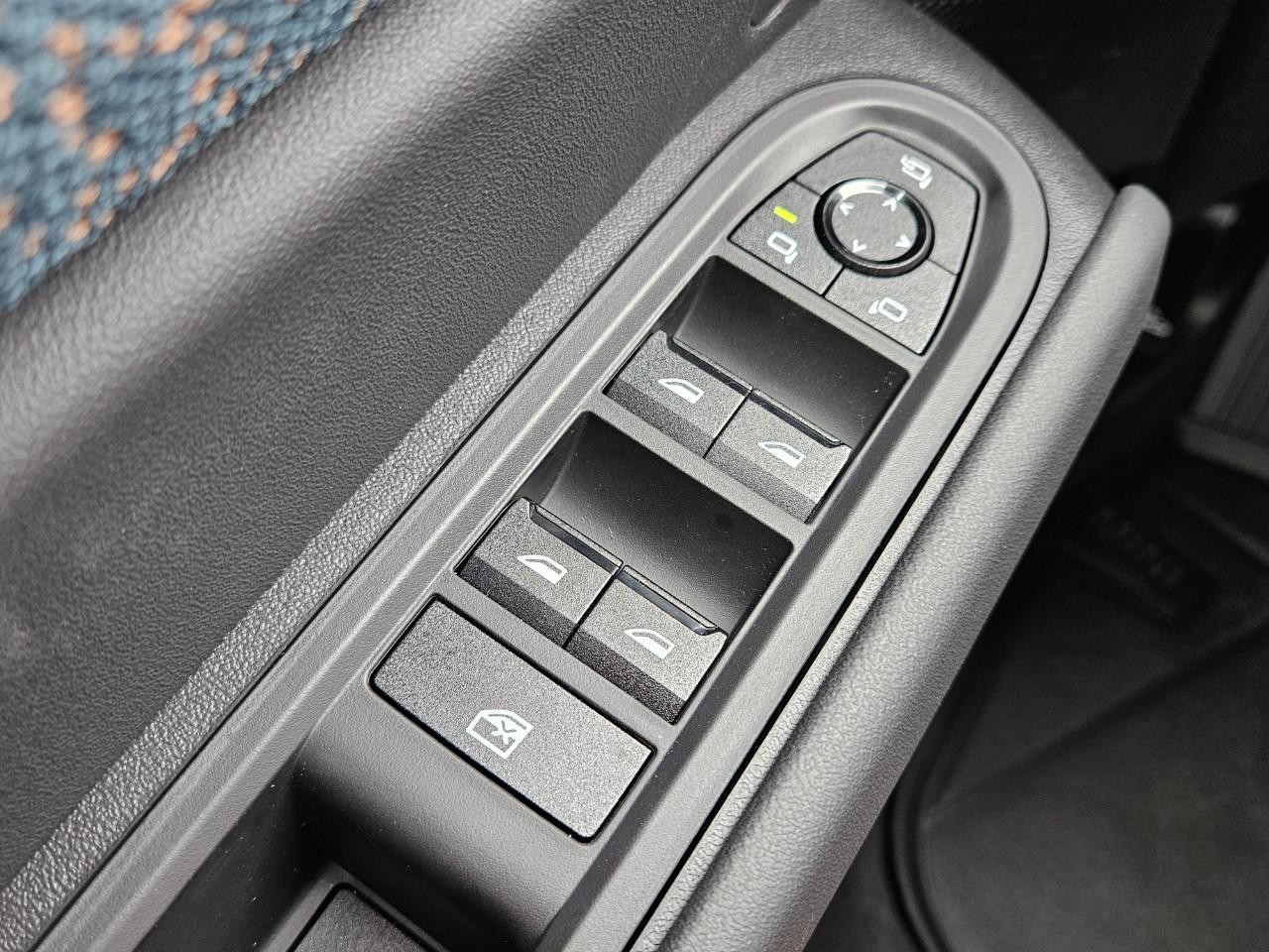 MINI Countryman Vehicle Image 14