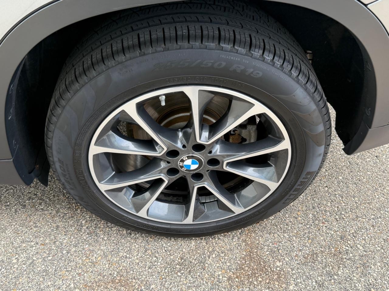 BMW X5 Vehicle Image 06