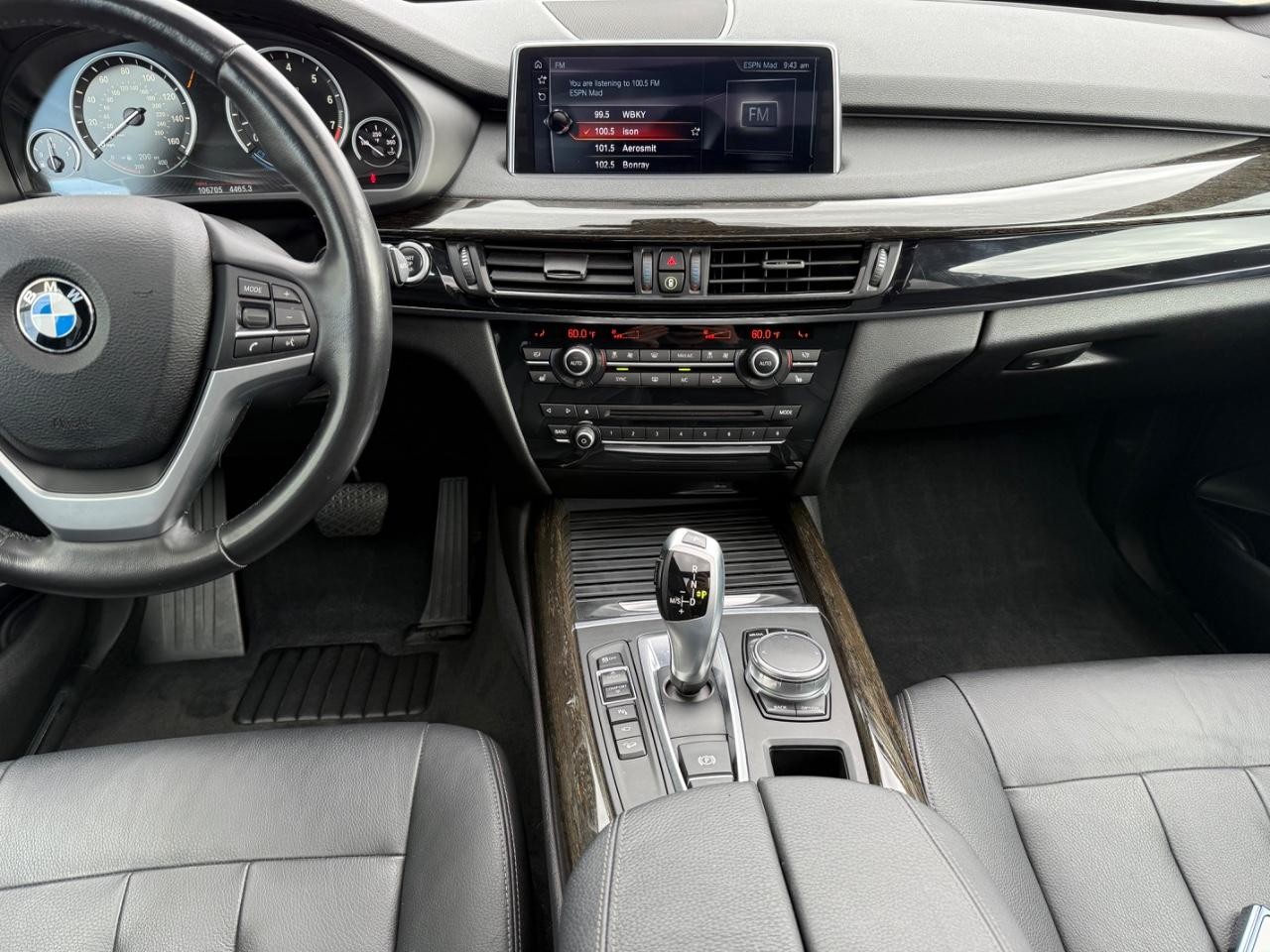 BMW X5 Vehicle Image 10