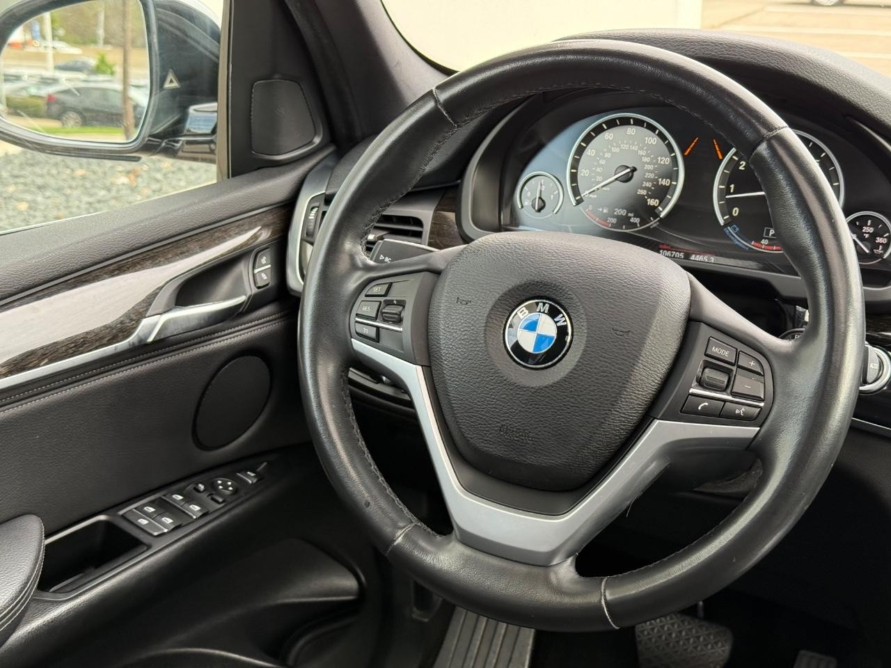 BMW X5 Vehicle Image 13