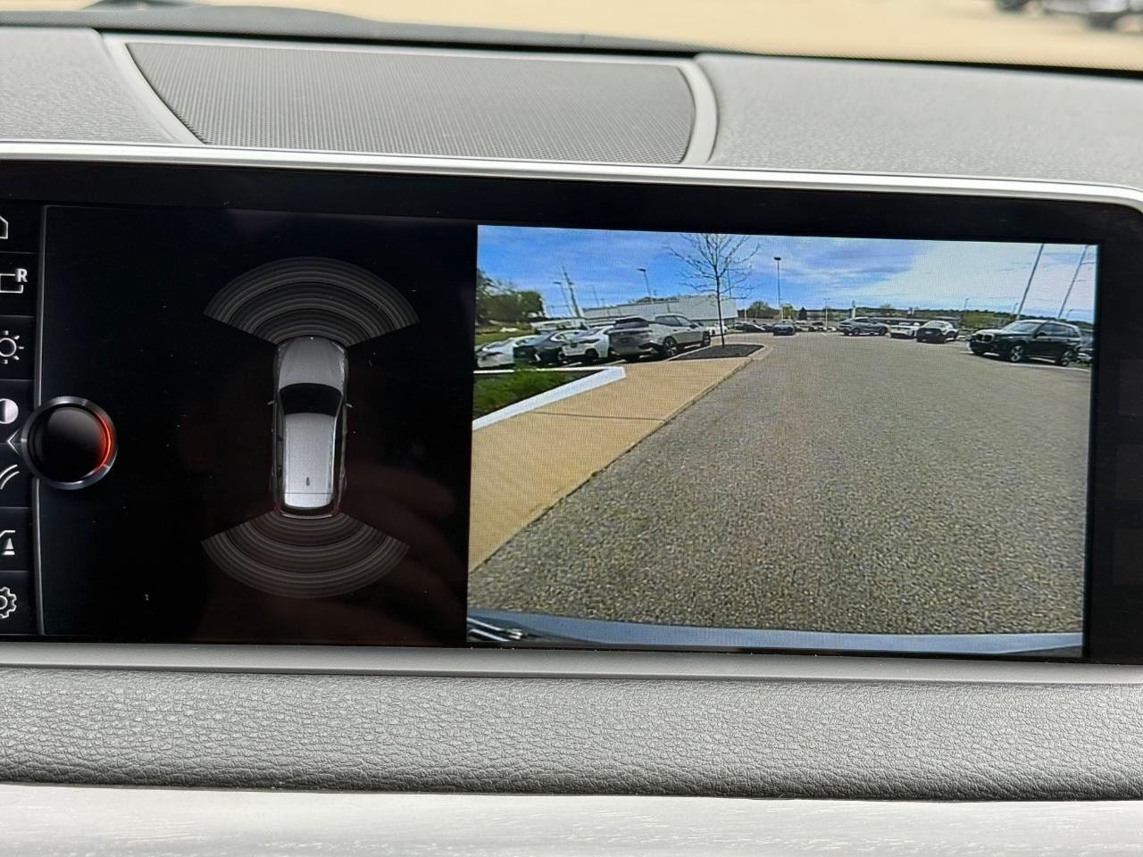 BMW X5 Vehicle Image 18