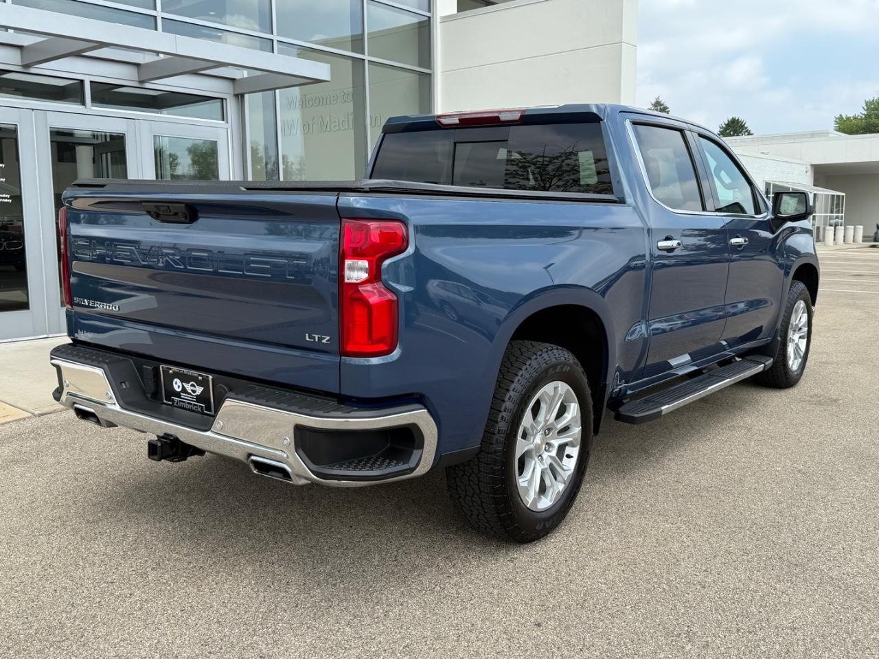 Chevrolet Silverado 1500 Vehicle Image 03