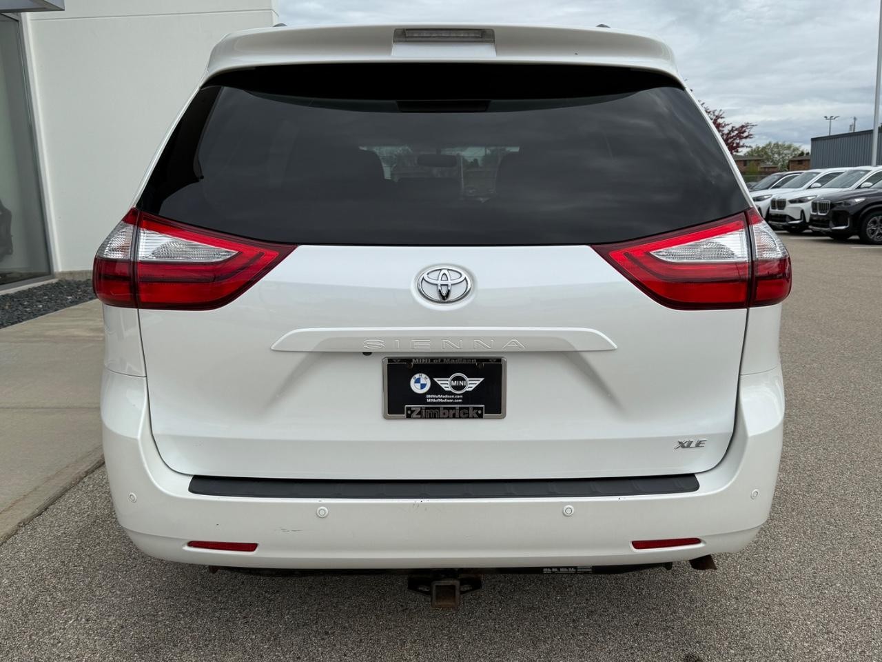 Toyota Sienna Vehicle Image 04