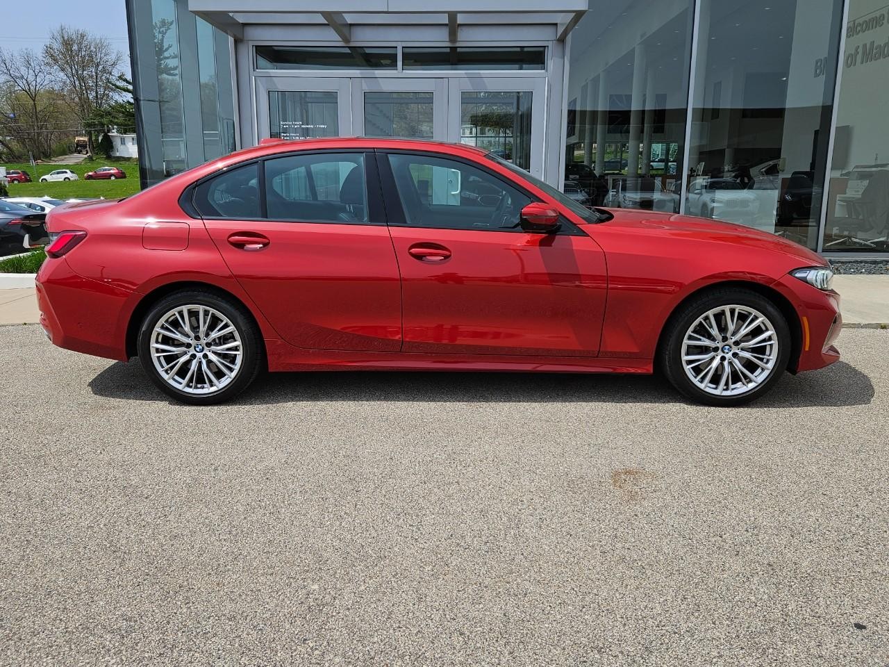 BMW 3 Series Vehicle Image 02