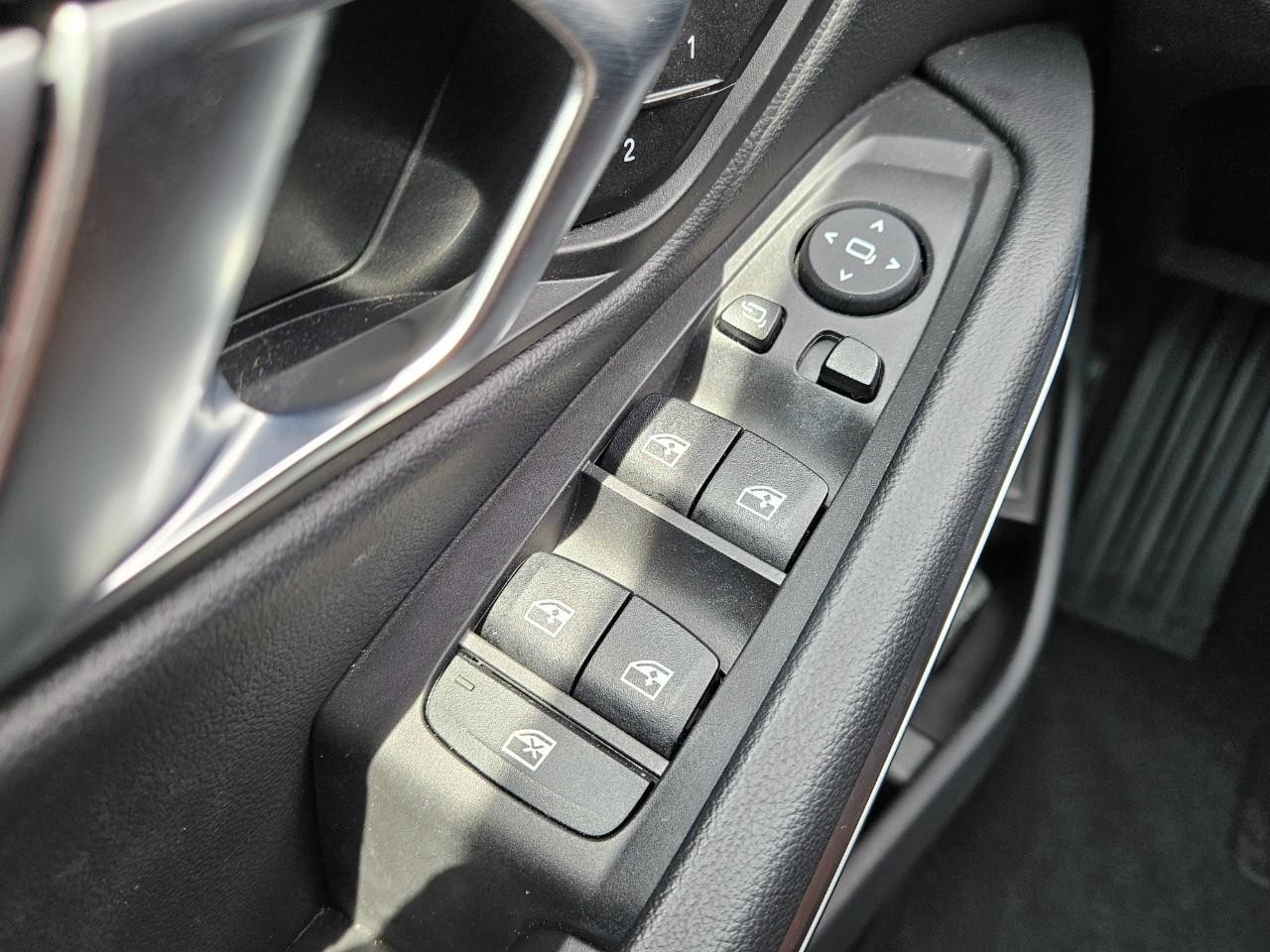 BMW 3 Series Vehicle Image 19