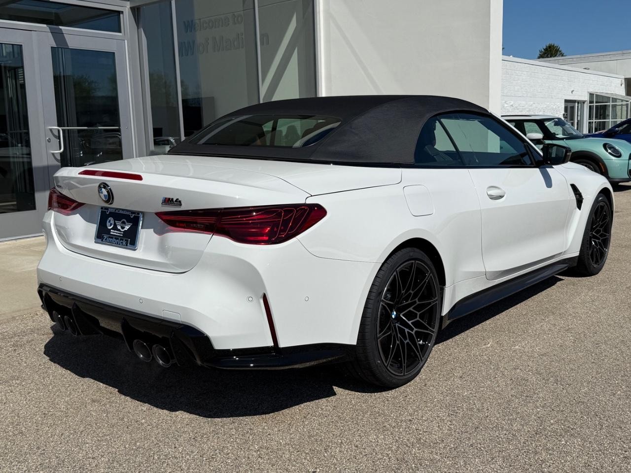 BMW M4 Vehicle Image 03