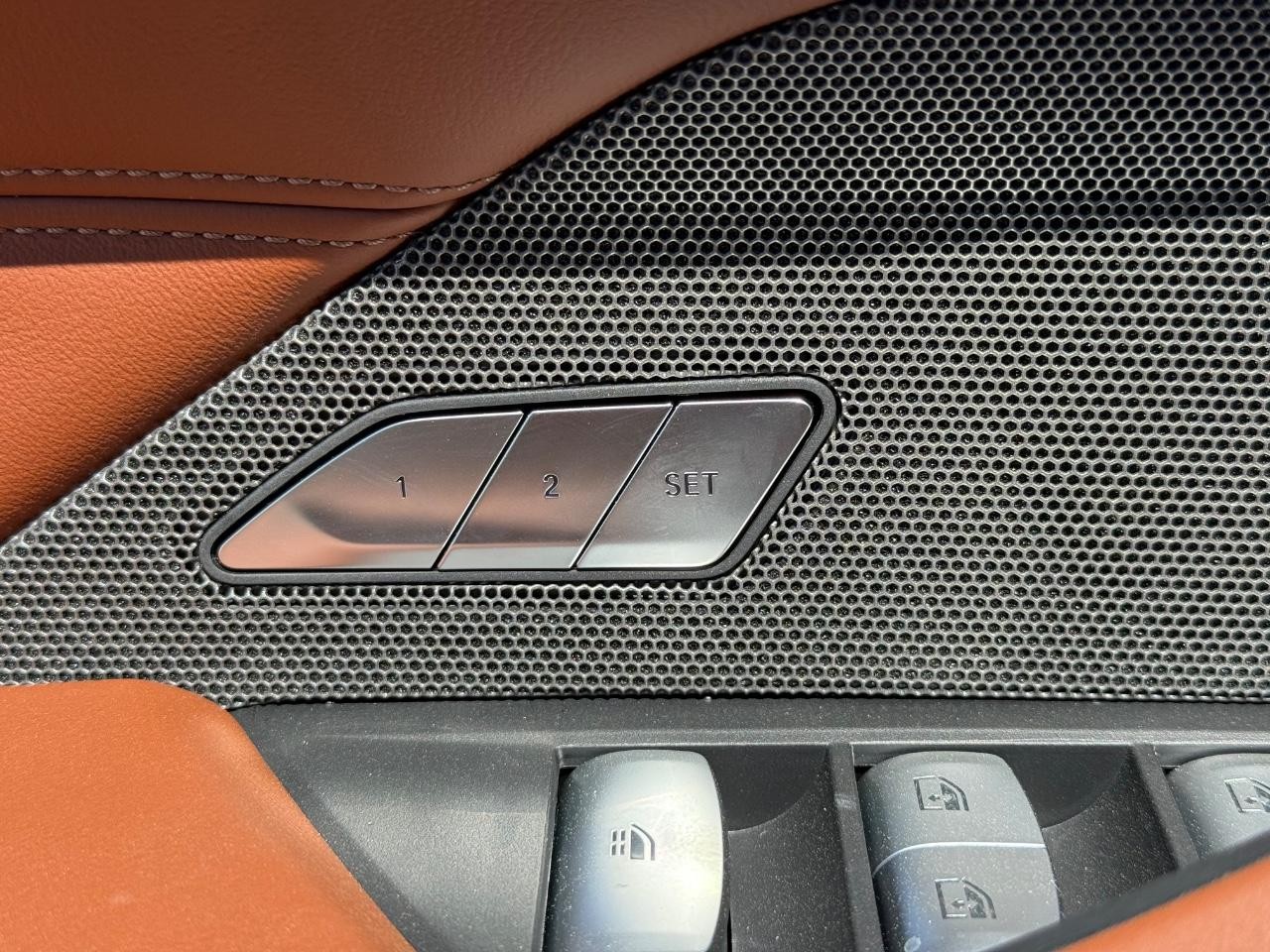 BMW M4 Vehicle Image 10