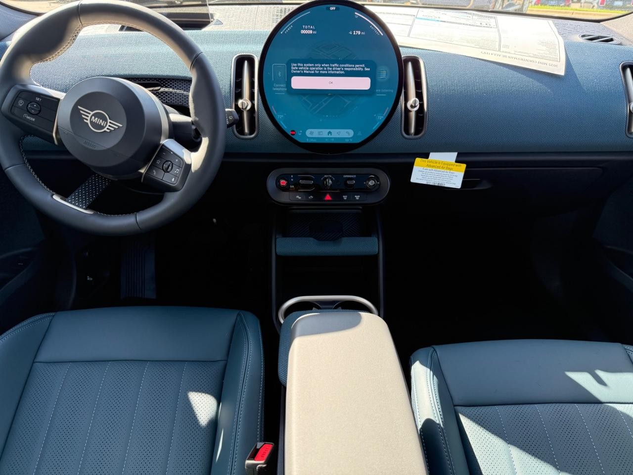 MINI Countryman Vehicle Image 06