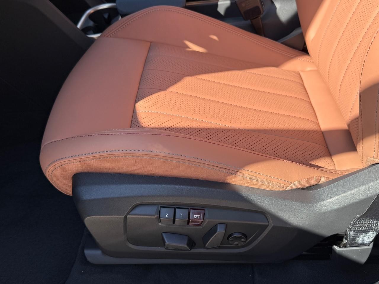 MINI Countryman Vehicle Image 14