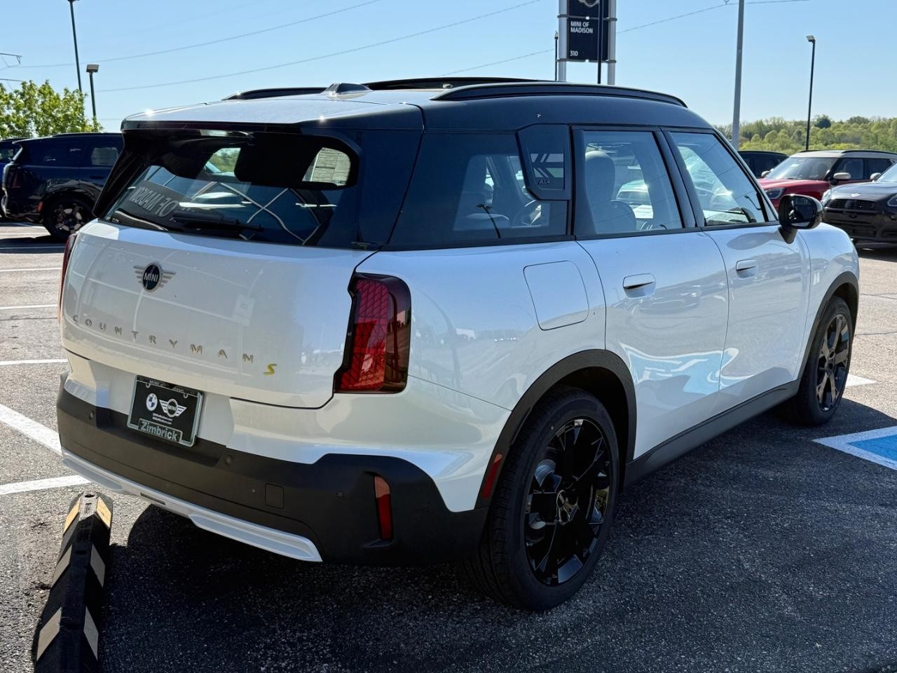 MINI Countryman Vehicle Image 03