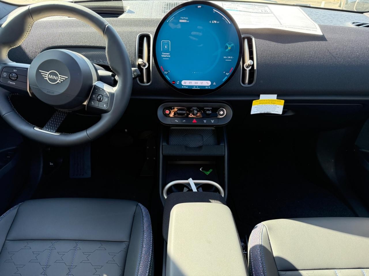 MINI Countryman Vehicle Image 06