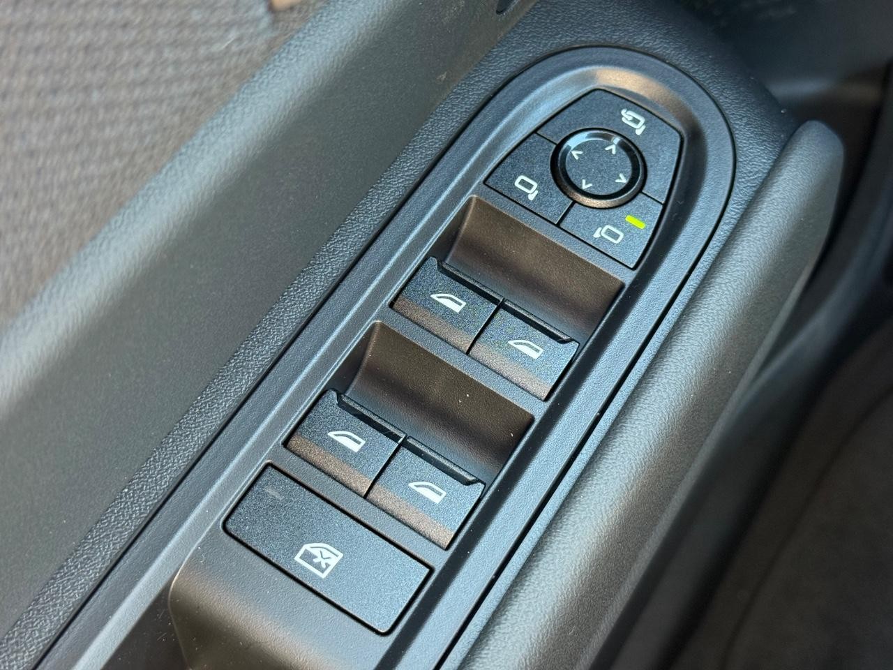 MINI Countryman Vehicle Image 15
