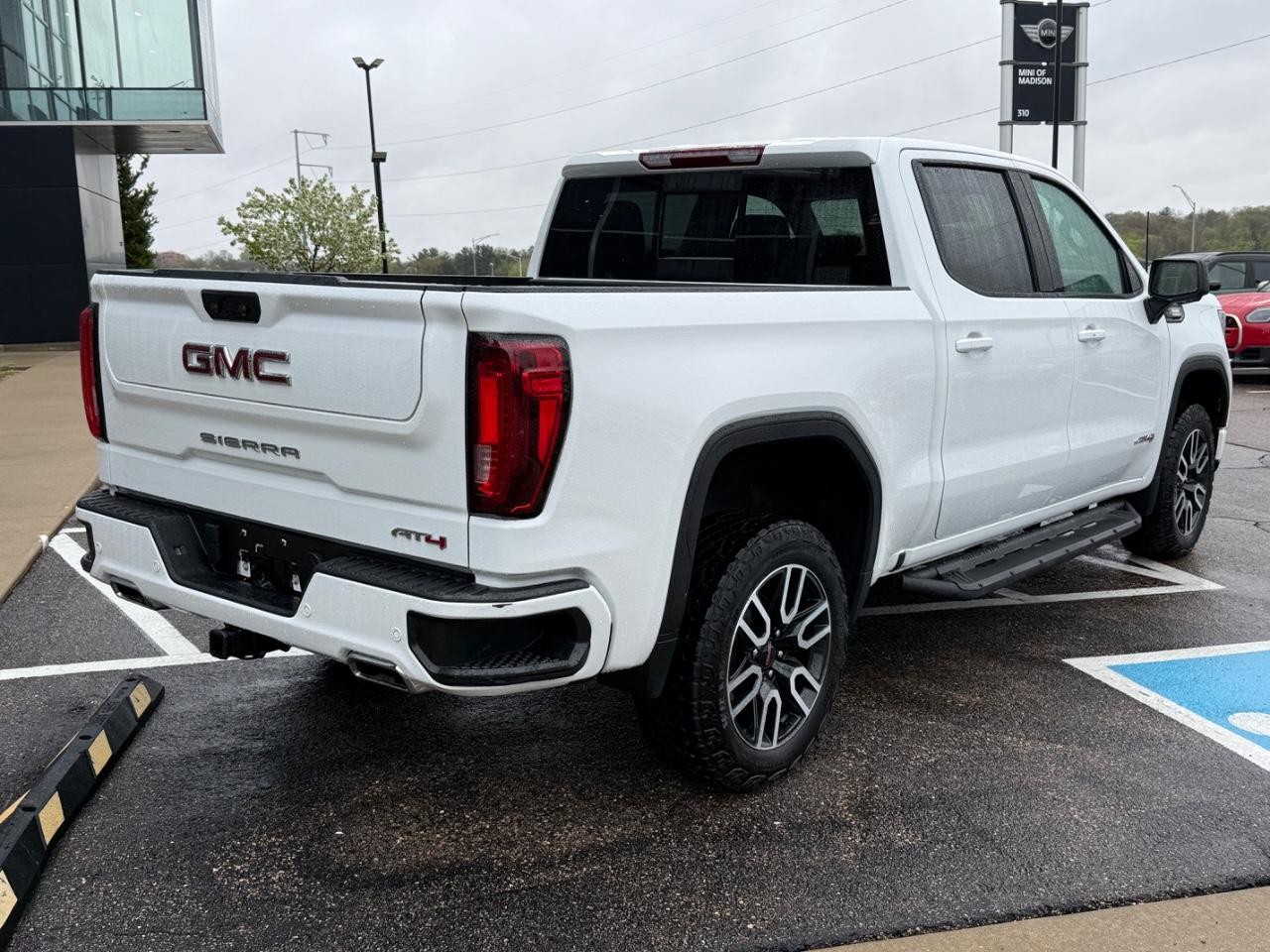 GMC Sierra 1500 Vehicle Image 03