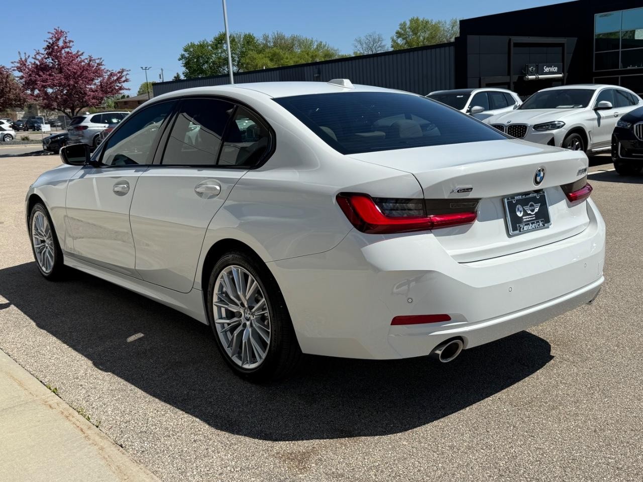 BMW 3 Series Vehicle Image 05