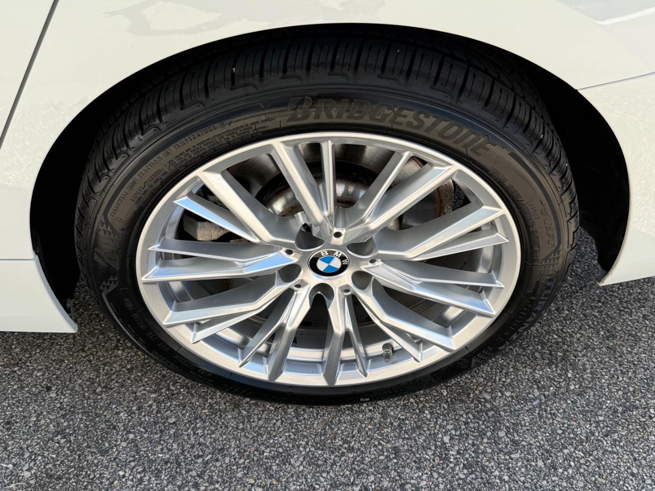 BMW 3 Series Vehicle Image 06