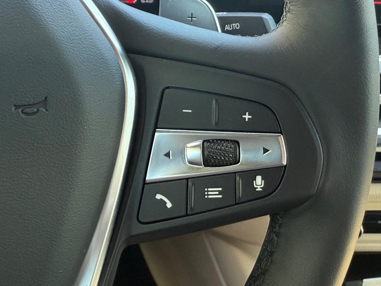 BMW 3 Series Vehicle Image 16