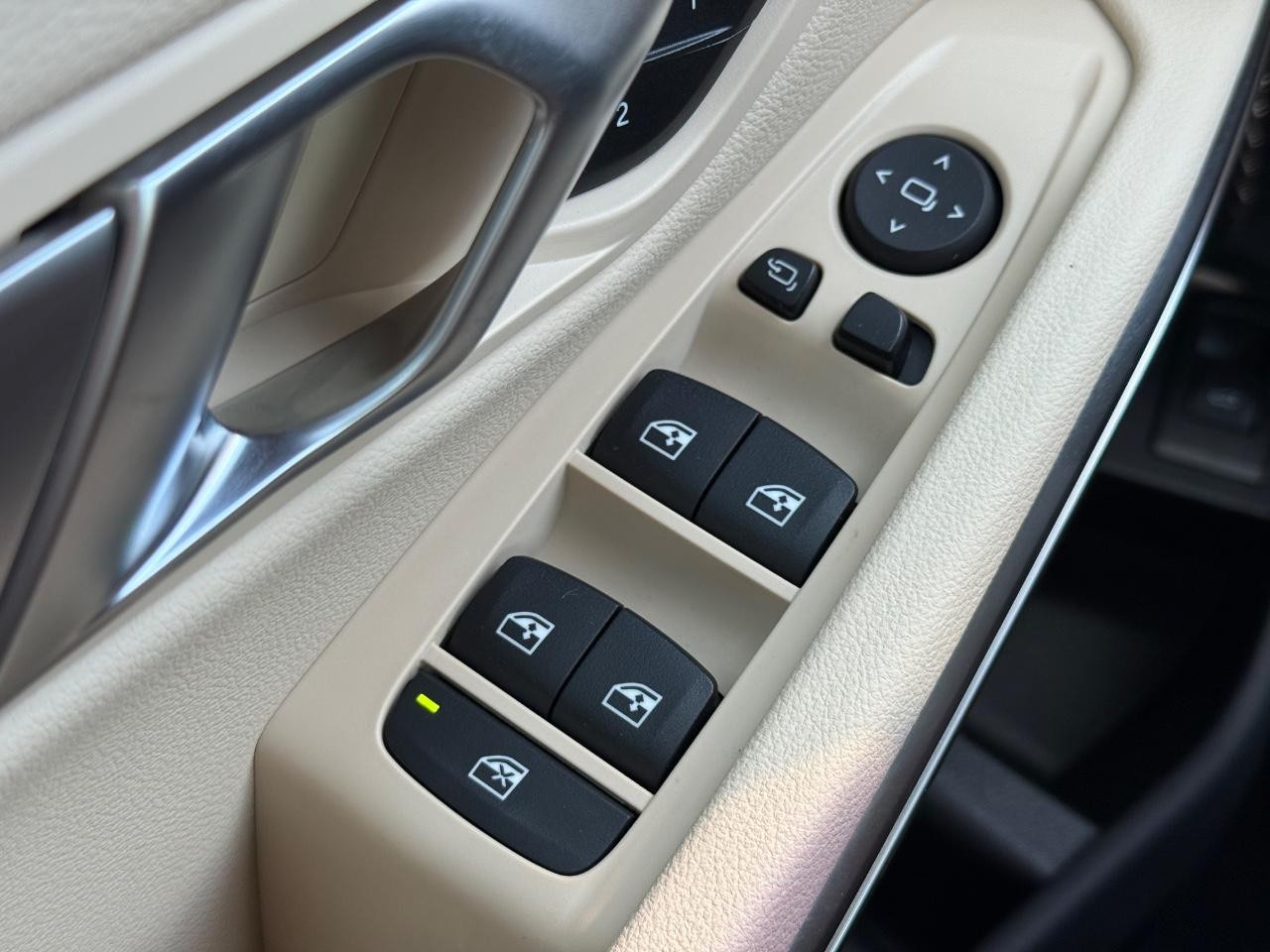 BMW 3 Series Vehicle Image 20