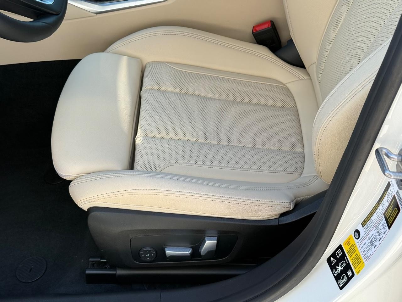 BMW 3 Series Vehicle Image 21