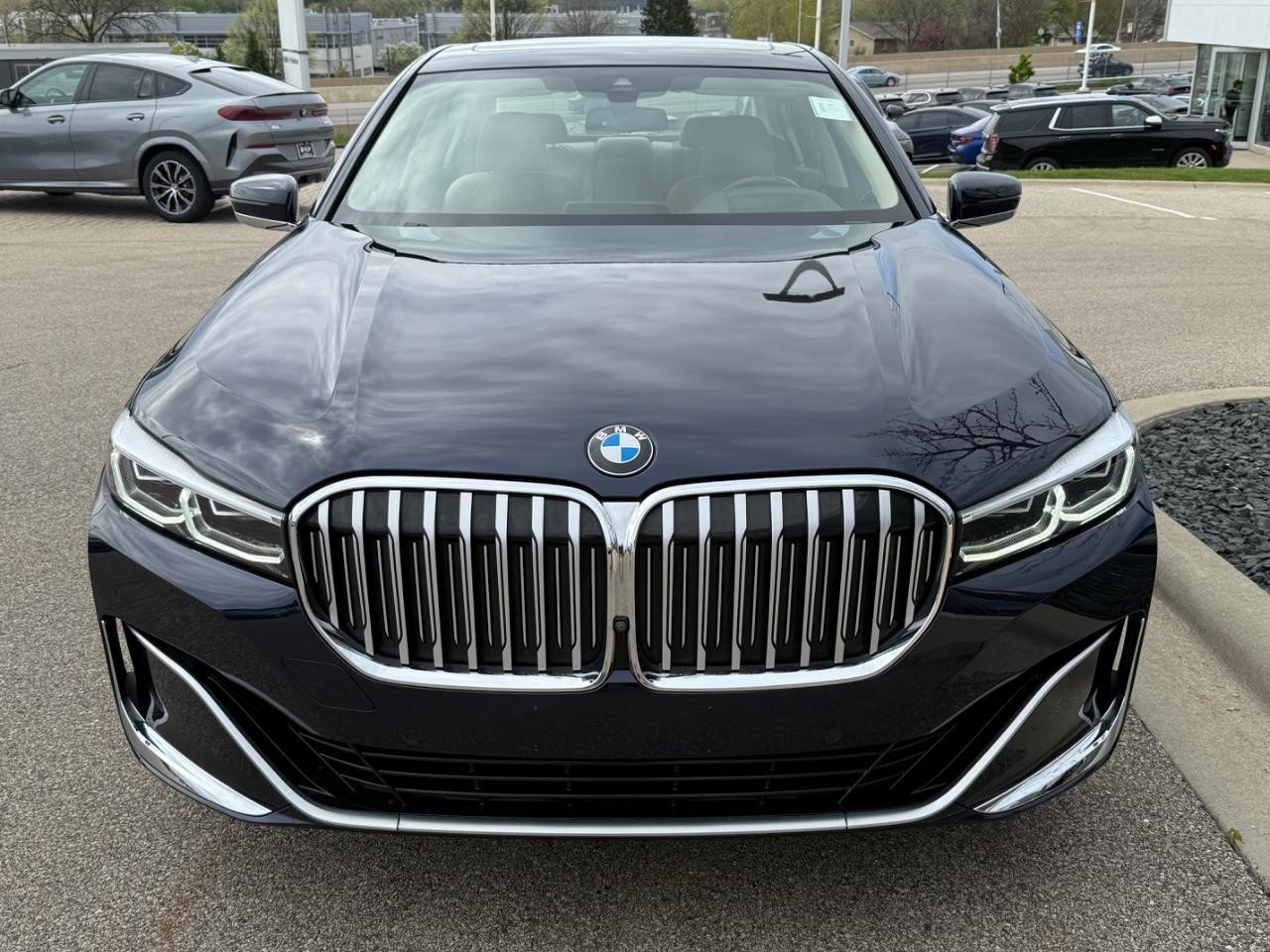 BMW 7 Series Vehicle Image 09