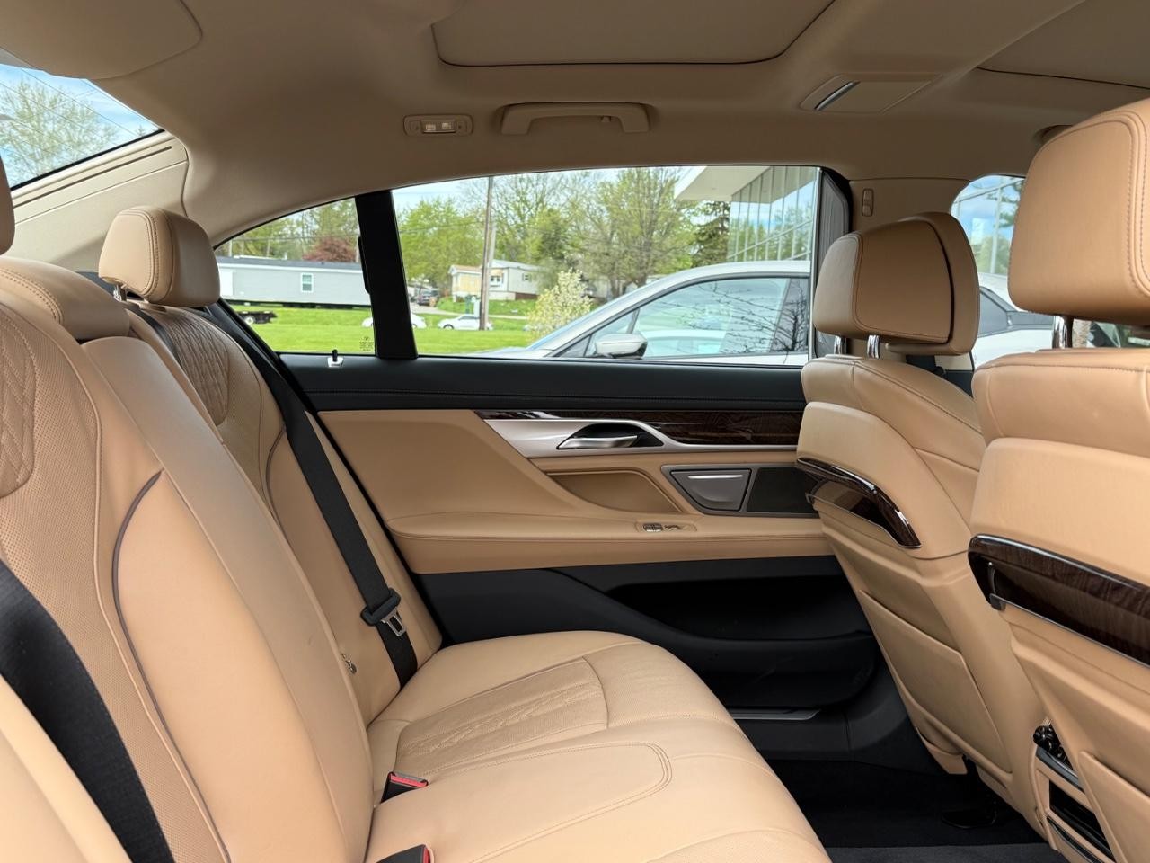 BMW 7 Series Vehicle Image 10