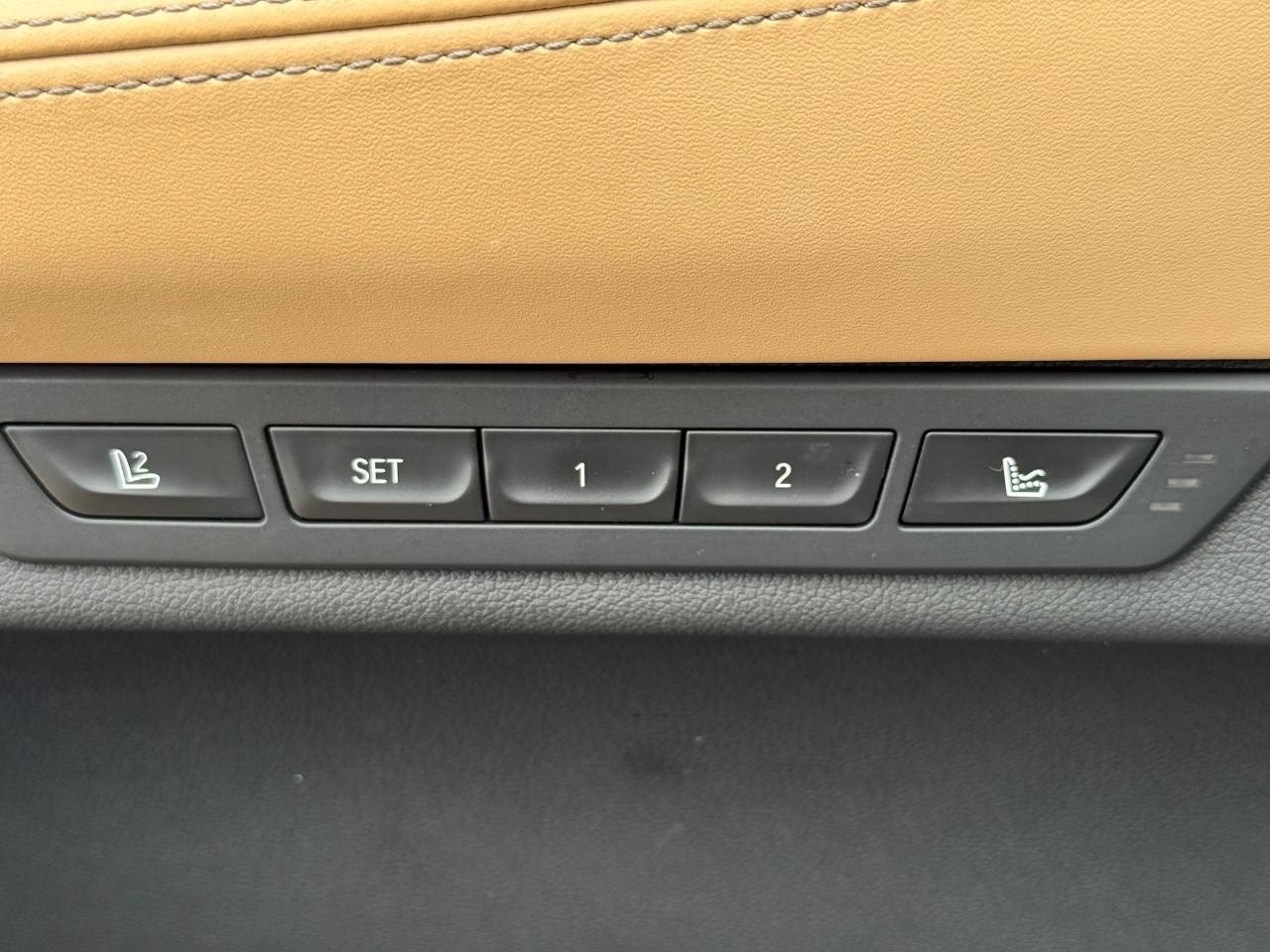 BMW 7 Series Vehicle Image 16