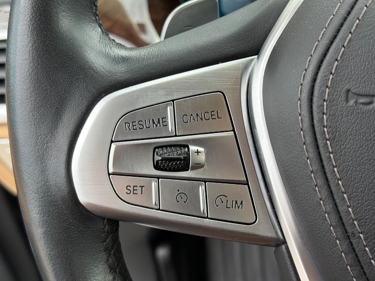 BMW 7 Series Vehicle Image 17