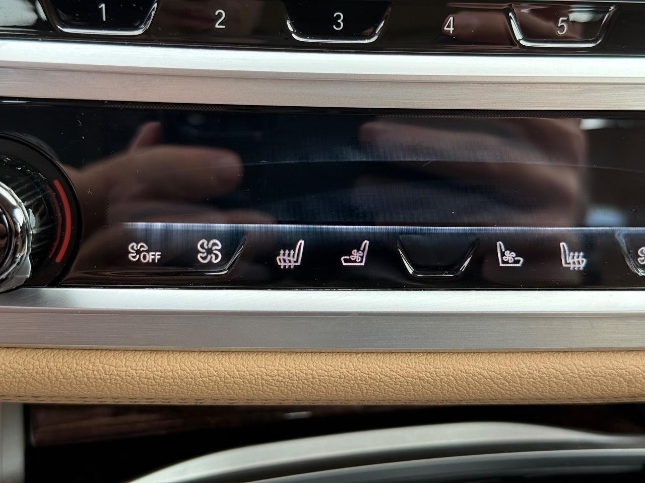 BMW 7 Series Vehicle Image 21