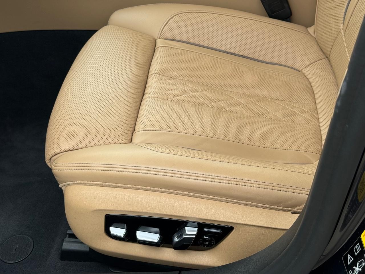 BMW 7 Series Vehicle Image 23