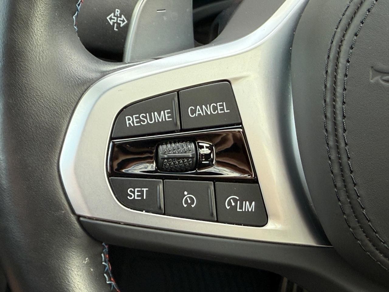 BMW X4 Vehicle Image 16
