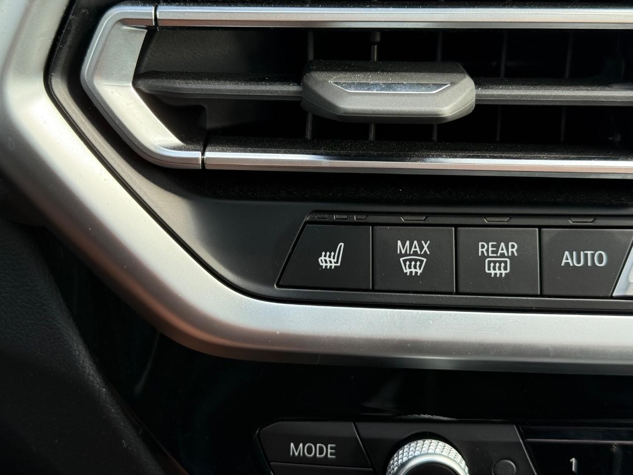 BMW X4 Vehicle Image 21