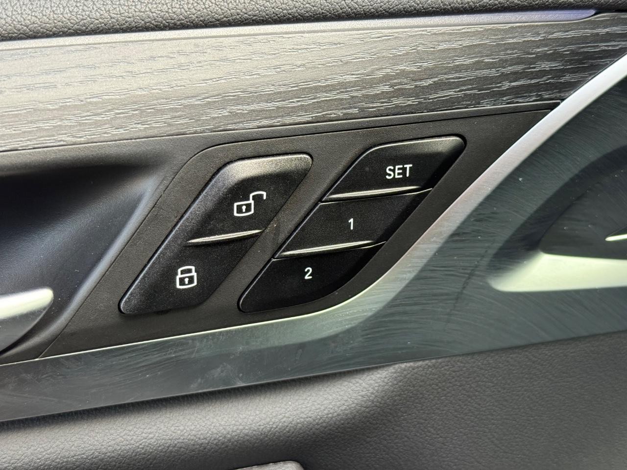 BMW X4 Vehicle Image 23