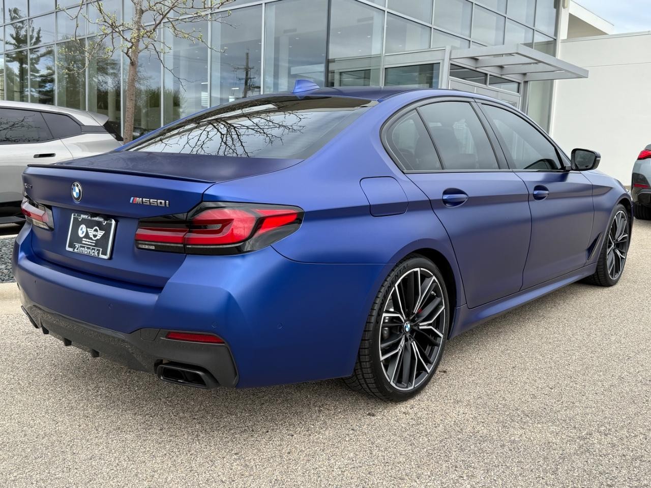 BMW 5 Series Vehicle Image 03