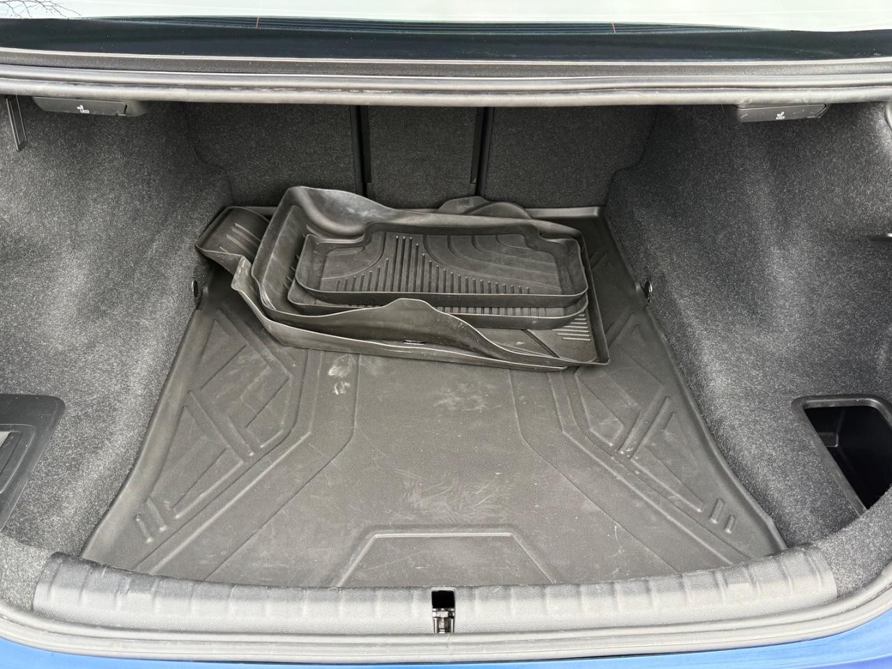 BMW 5 Series Vehicle Image 05