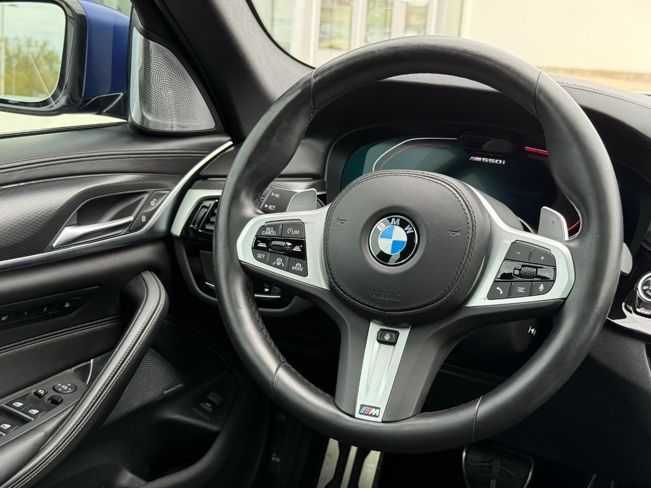 BMW 5 Series Vehicle Image 15