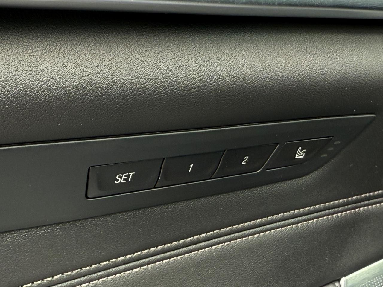BMW 5 Series Vehicle Image 25